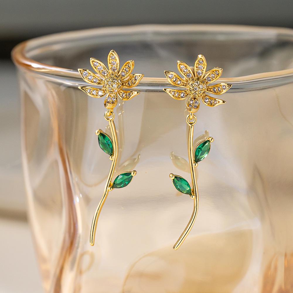 Korean Zircon Flower Tassel Stud Earrings, Gold-Plated with Diamond Inlay