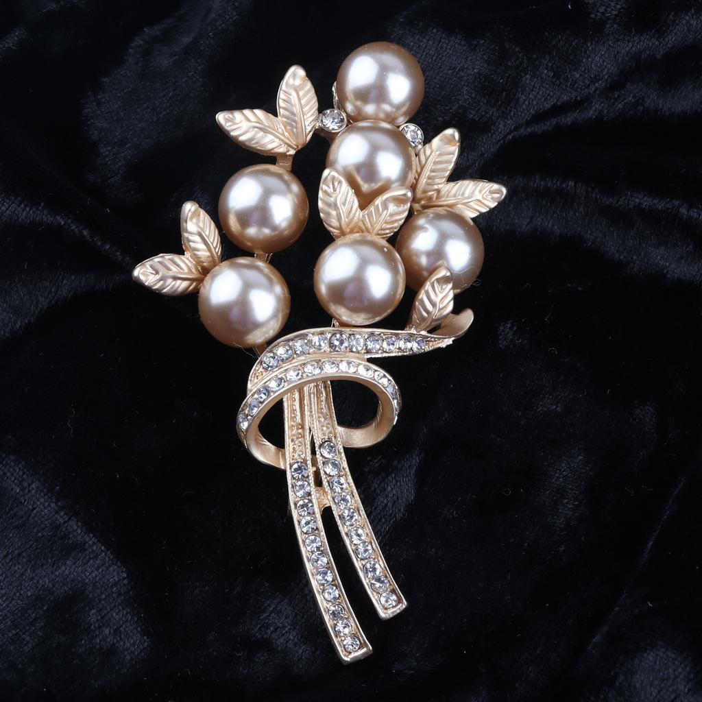 Fashion Diamond-Encrusted Flower Brooch, Simple Temperament Pearl Corsage Women'S Clothing Accessories Pin Jewelry