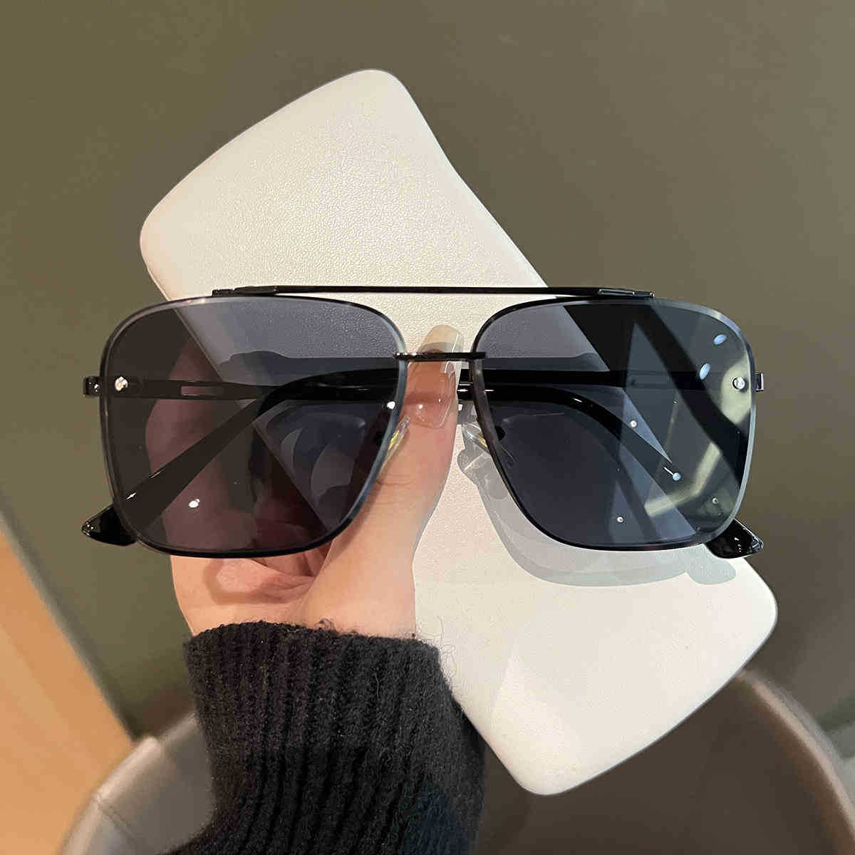 

New Retro Small Metal Frame Square Sunglasses for Women Men Vintage Polygon Shades Sun Glasses Trendy Glasses New UV400 Eyewear 1PC