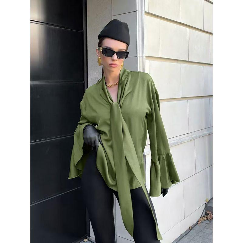 

Модная атласная атласная блузка с завязками на шее и рукавами-клеш Green L