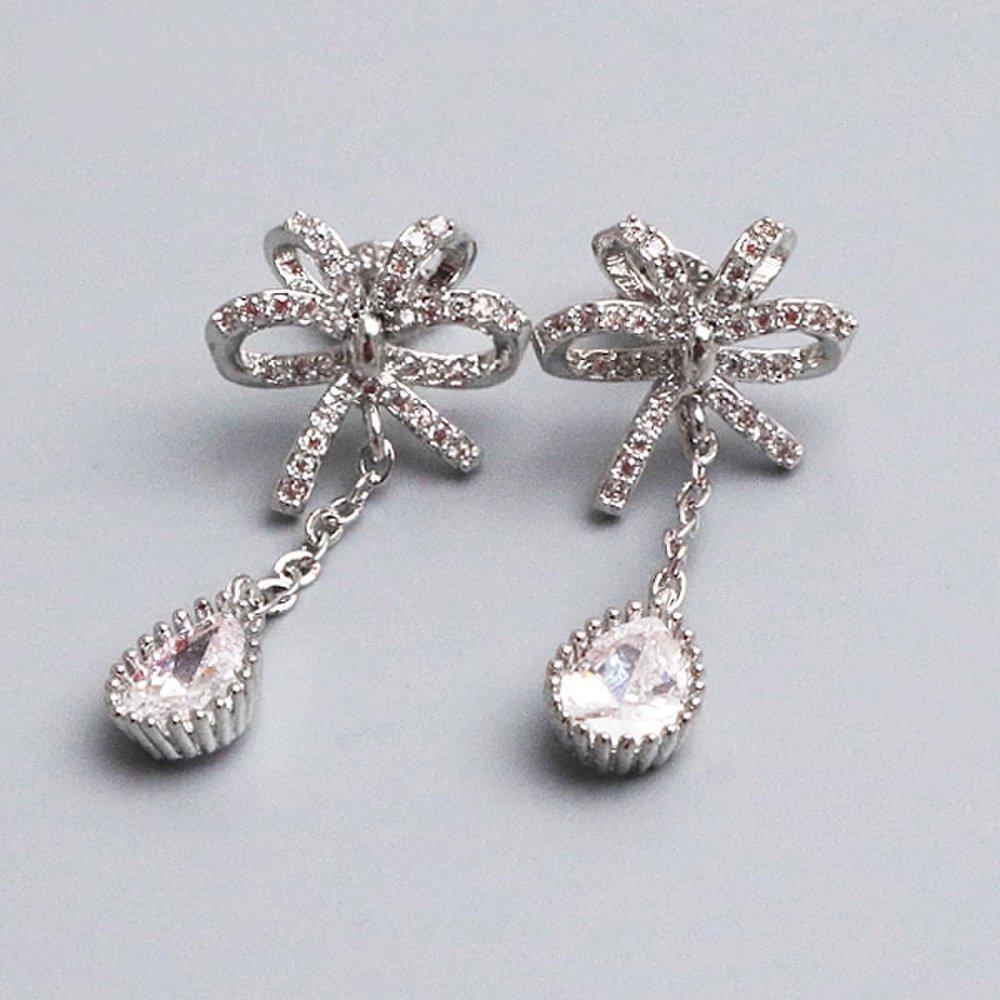 P1032W S925 Silver Teardrop Cubic Ribbon Silver Needle Earrings (1 Pair)