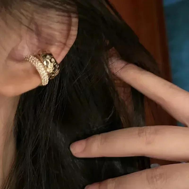 Vintage Simple Fake Piercing Metal Gold Color Ear Clips Asymmetry Round Clip Earrings for Women Fashion Heart Jewellery Gift