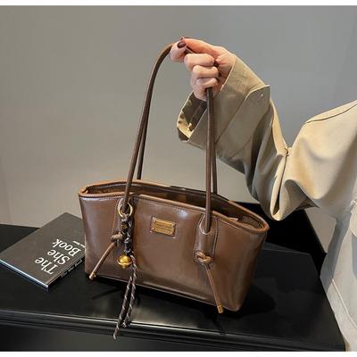2024 Vielseitiger Pendler mit großer Kapazität: Französische Retro Damen Winter Schultertasche