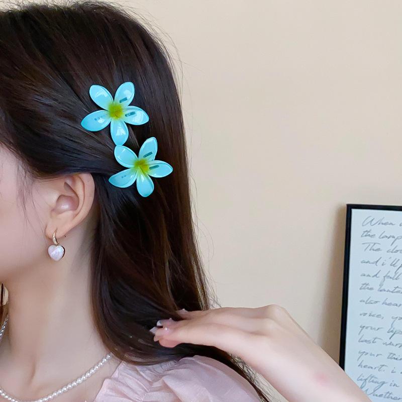 Dopamine Gradient Egg Flower Acrylic Hair Claws for Women Premium Partysu Accessories Headdress Charms Small Bang Duckbill Clips