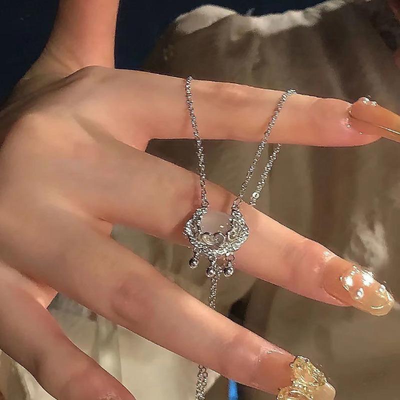 New Auspicious Cloud Lock Necklace, Safe and Auspicious, High-end Niche Chinese Design, Chalcedony White Women's Collarbone Chain