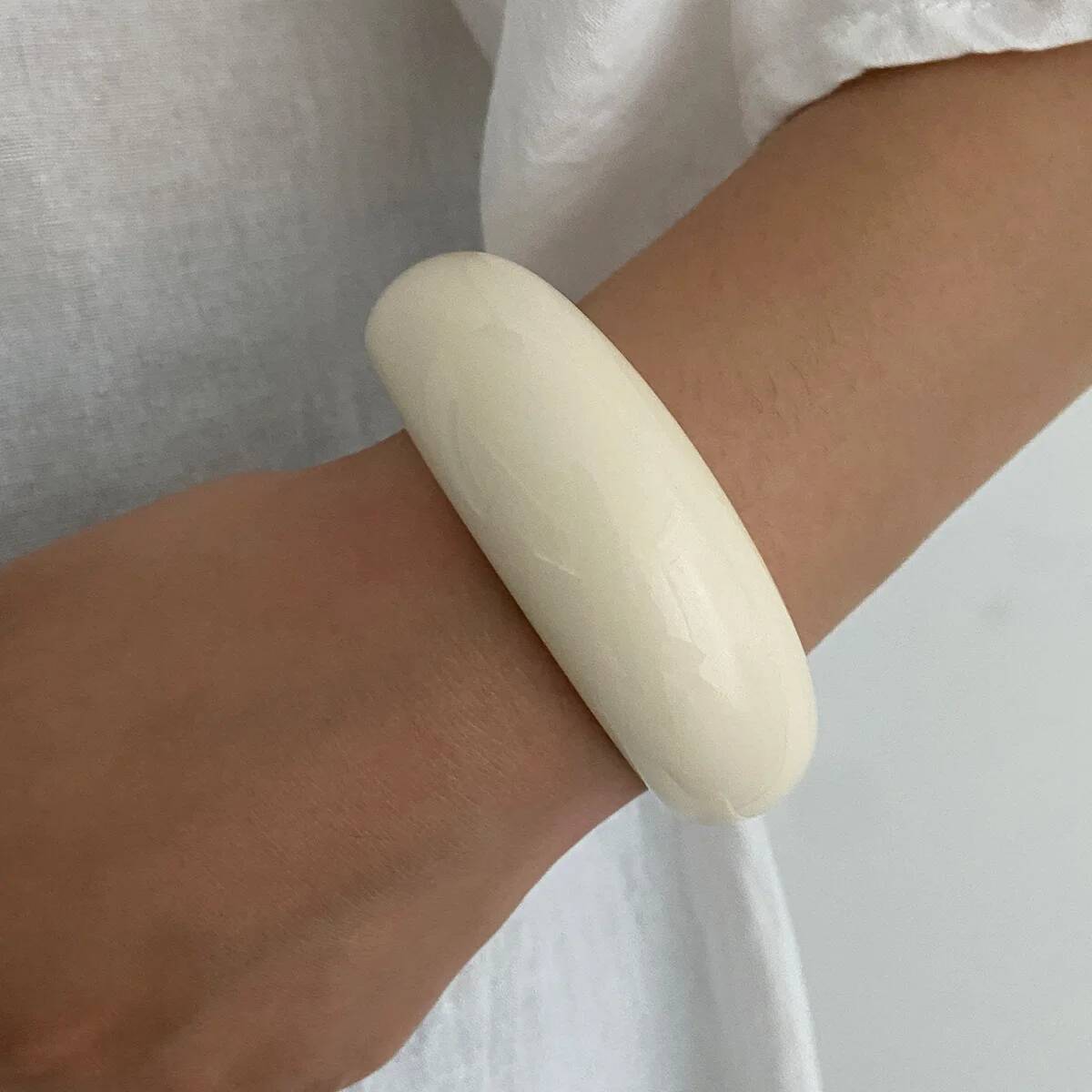 

Ingemark 3 Styles Boho Large Geometric Acrylic Resin Wide Bracelets for Women New Trend Hip Hop Metal Bangle Jewelry Accessories