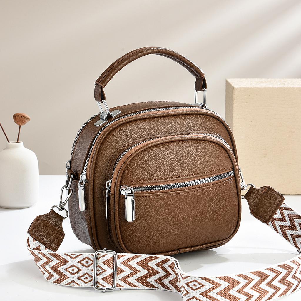 Exquisite small bag Summer handbag Classic fashion messenger bag Simple shoulder bag