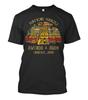 Hattori Hanzo Espadas y Sushi Okinawa Japón Vintage Retro Camiseta Unisex
