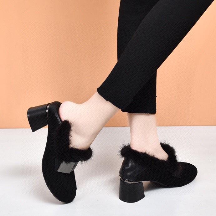 Fashion high-heeled fluffy shoes autumn and winter new first-layer cowhide round head square buckle mink hair thick-heeled fashion shoes