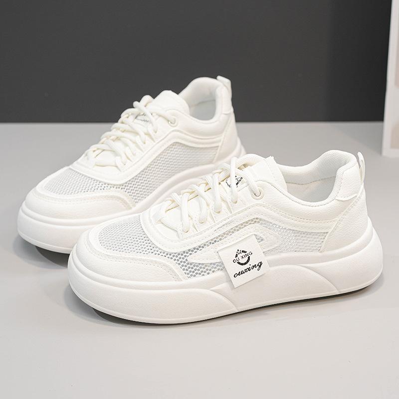 Little White Shoes Female Students Tide Spring Thick Soles Heightening Breathable Shoes Street Shooting Women's Board Shoes