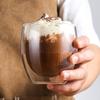 Kreativer doppelwandiger Glasbecher, Hitzebeständiger italienischer Espresso-Kaffeebecher mit Henkel, Wärmeisolierter transparenter Glas-Wasserbecher für den Haushalt, Verbrühschutz