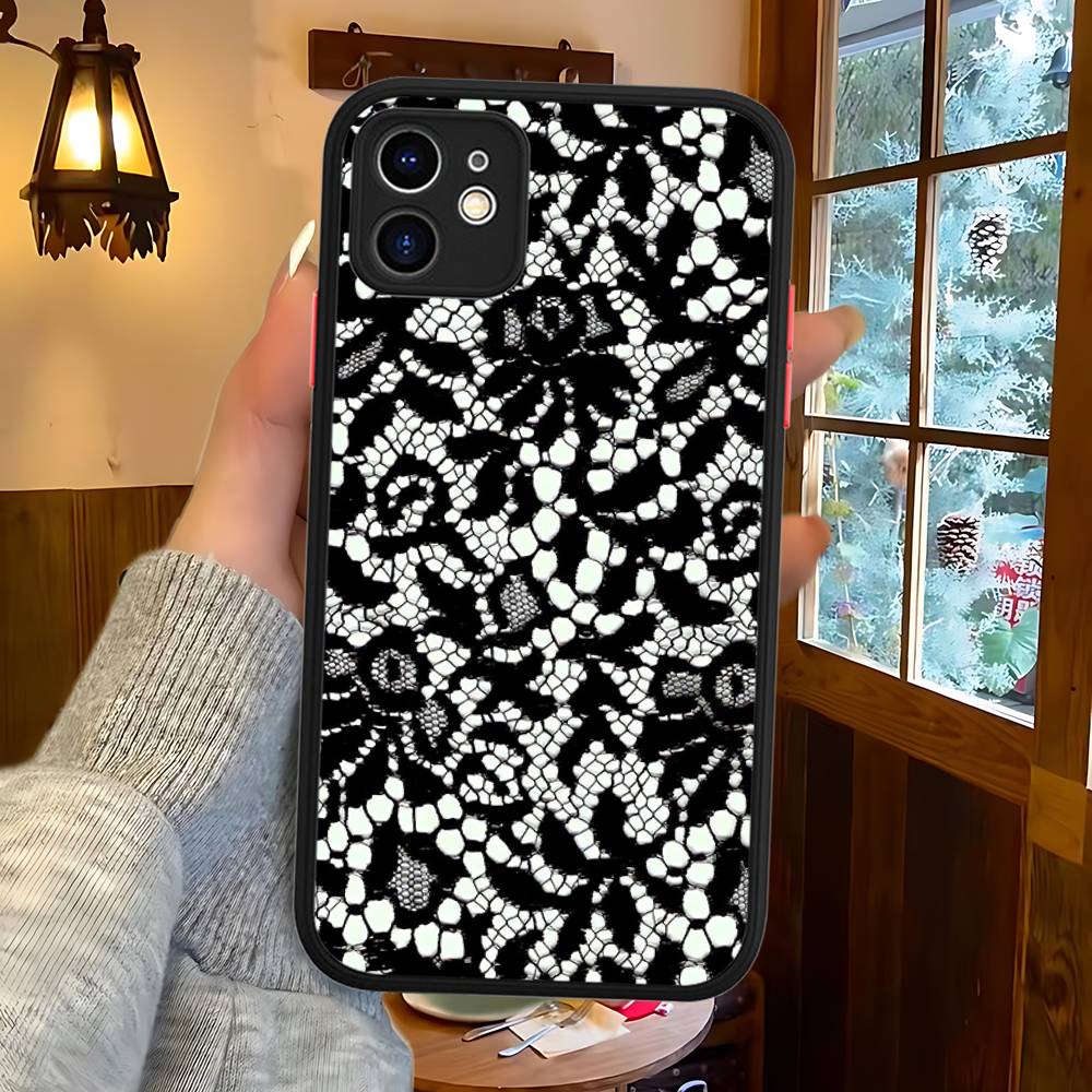 Black Lace Pattern Personalized Mobile Phone Case For IPhone 16 15 14 13 12 11 Pro Max 7 8 6 6s Plus Matte Cover