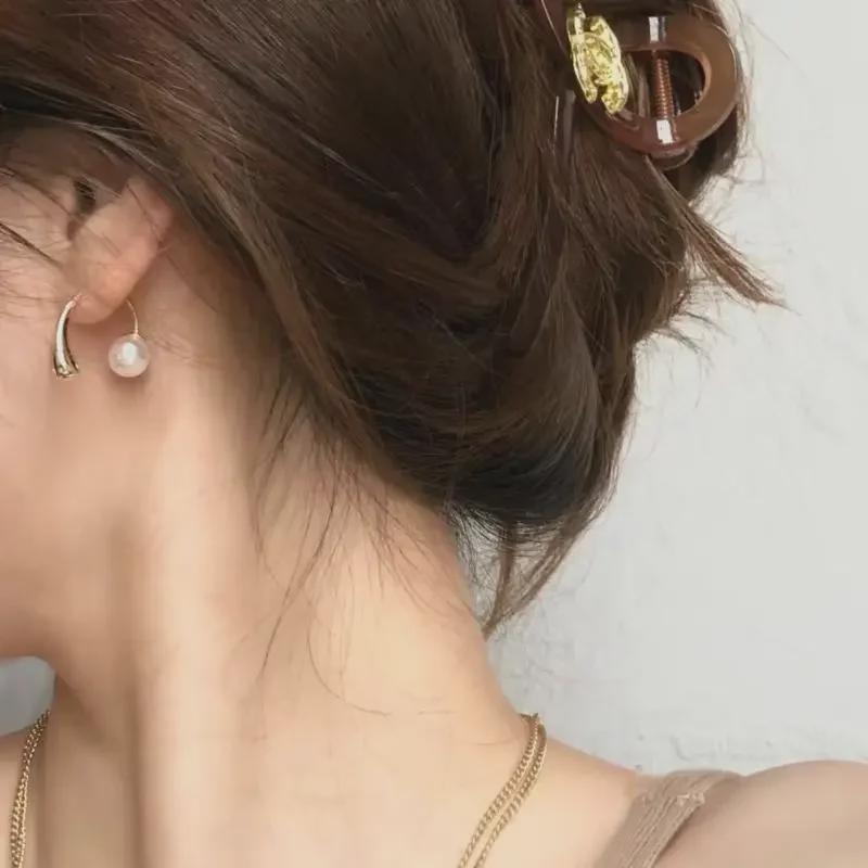 Elegante Geometrische Ohrringe mit Französischen Perlen - Trendiges Design mit Kaltem Temperament für Frauen