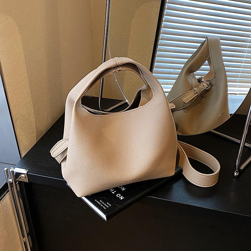 Today's popular portable bucket bag women's new fashion retro shoulder bag daily commuter messenger bag