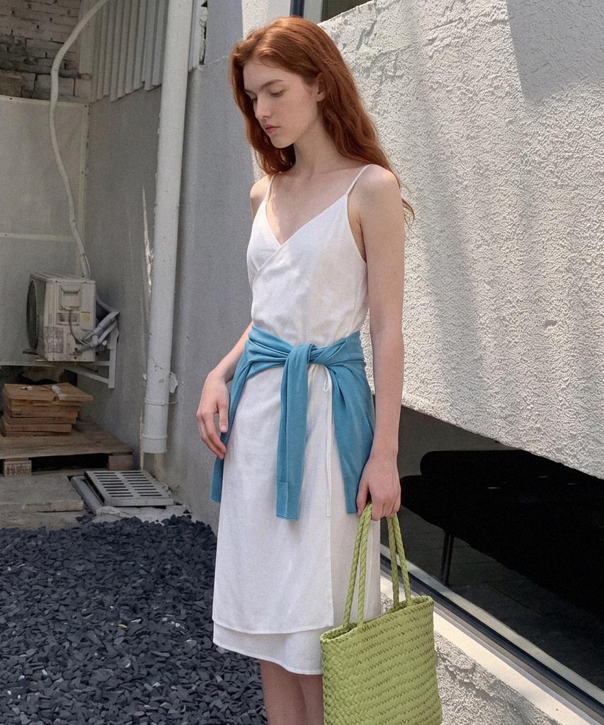Seutaetigbeullum Layered Wrap Sleeveless Dress (White)
