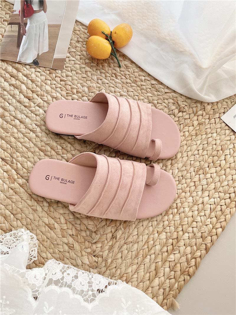 

Set of toe sandals summer new soft-soled sandals niche design sense versatile flat-bottomed French retro Roman one-word 35