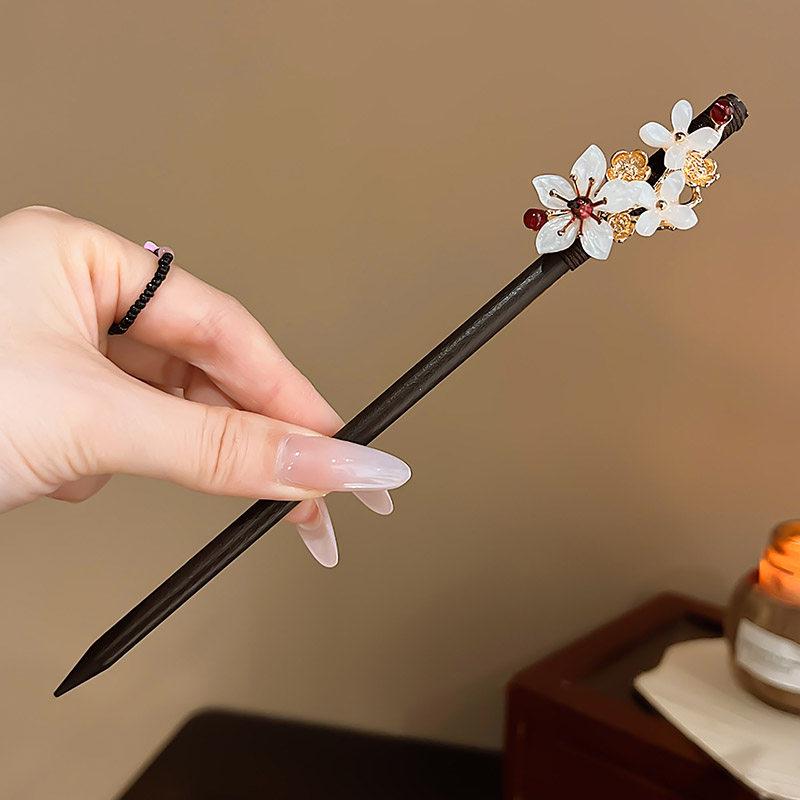 Children's White Magnolia Hanfu Hairpin with Tassel - Traditional Style Accessory for Girls