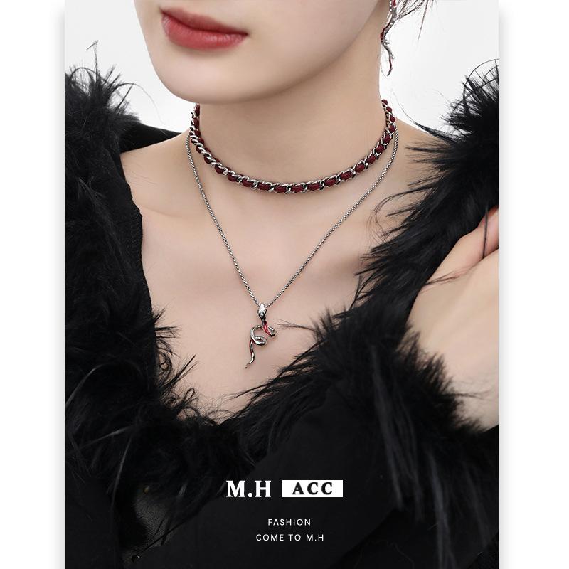 Unique design dripping oil Year of the Snake necklace accessories high-end red festive sweater chain autumn and winter long item accessories tide