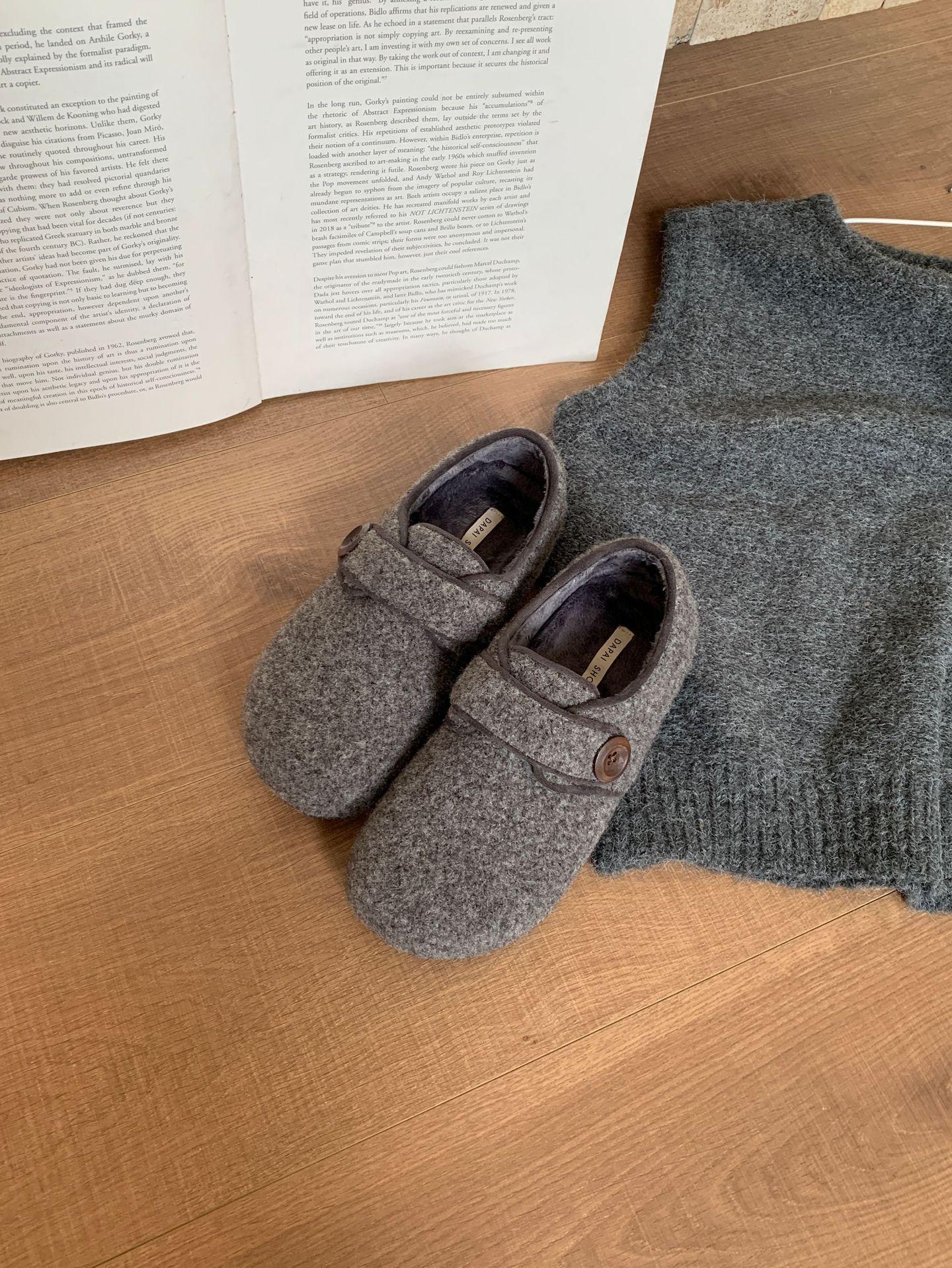 

2025 autumn and winter new French retro round head inner height increase velvet warm cotton shoes women s versatile temperament Mao Mao shoes 39 светло-серый