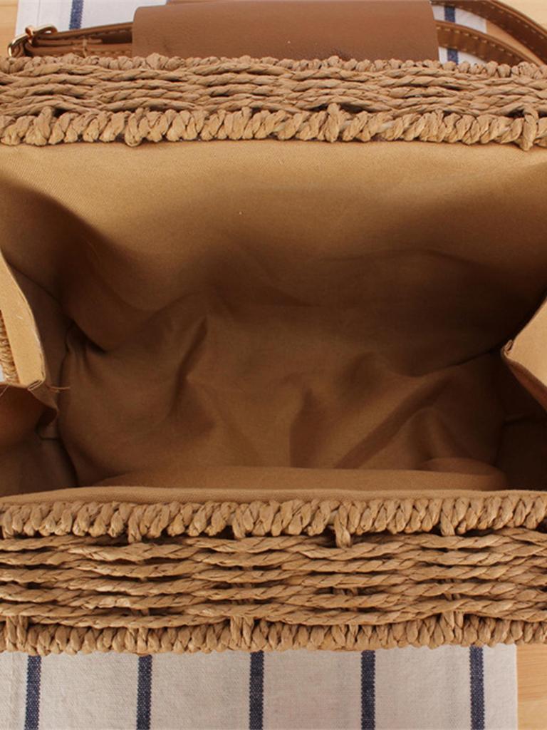 Minimalistisk vävd crossbody-väska i pappersrep för semester vid havet