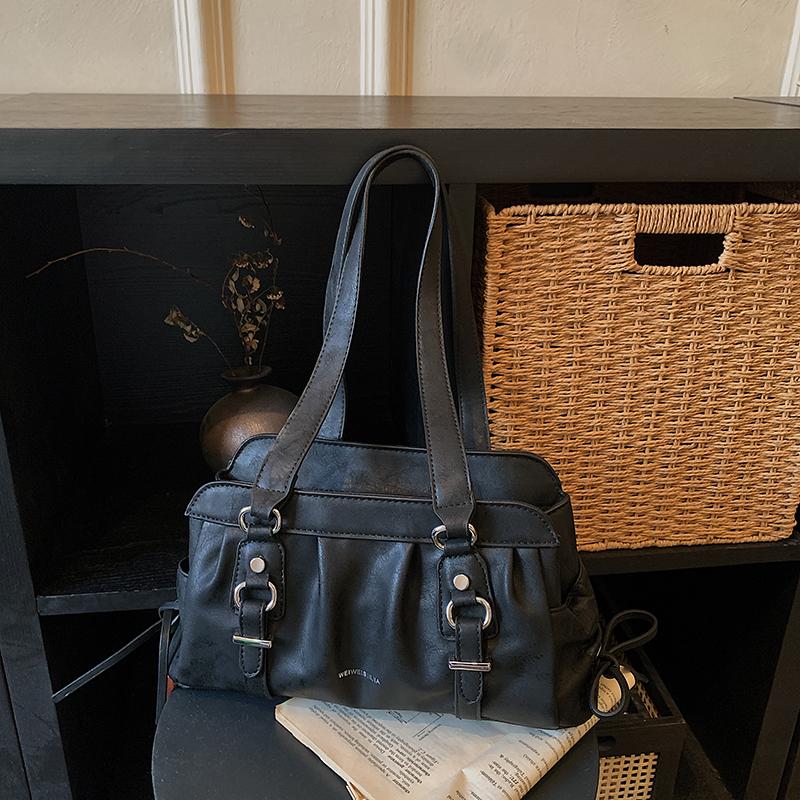 Y2K Fashion Women Shoulder Bag Metal Crinkle Underarm Bag Large Capacity PU Multi Function Handbag for Commute Shopping
