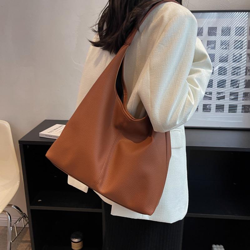 Bag Women's Bag New Fashionable Texture Women's Shoulder Armpit Bag Large Capacity Oblique Span Large Bag