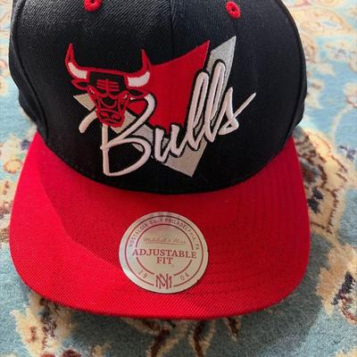 Used Mitchell & Ness Bulls Embroidered Logo Cap Adjustable