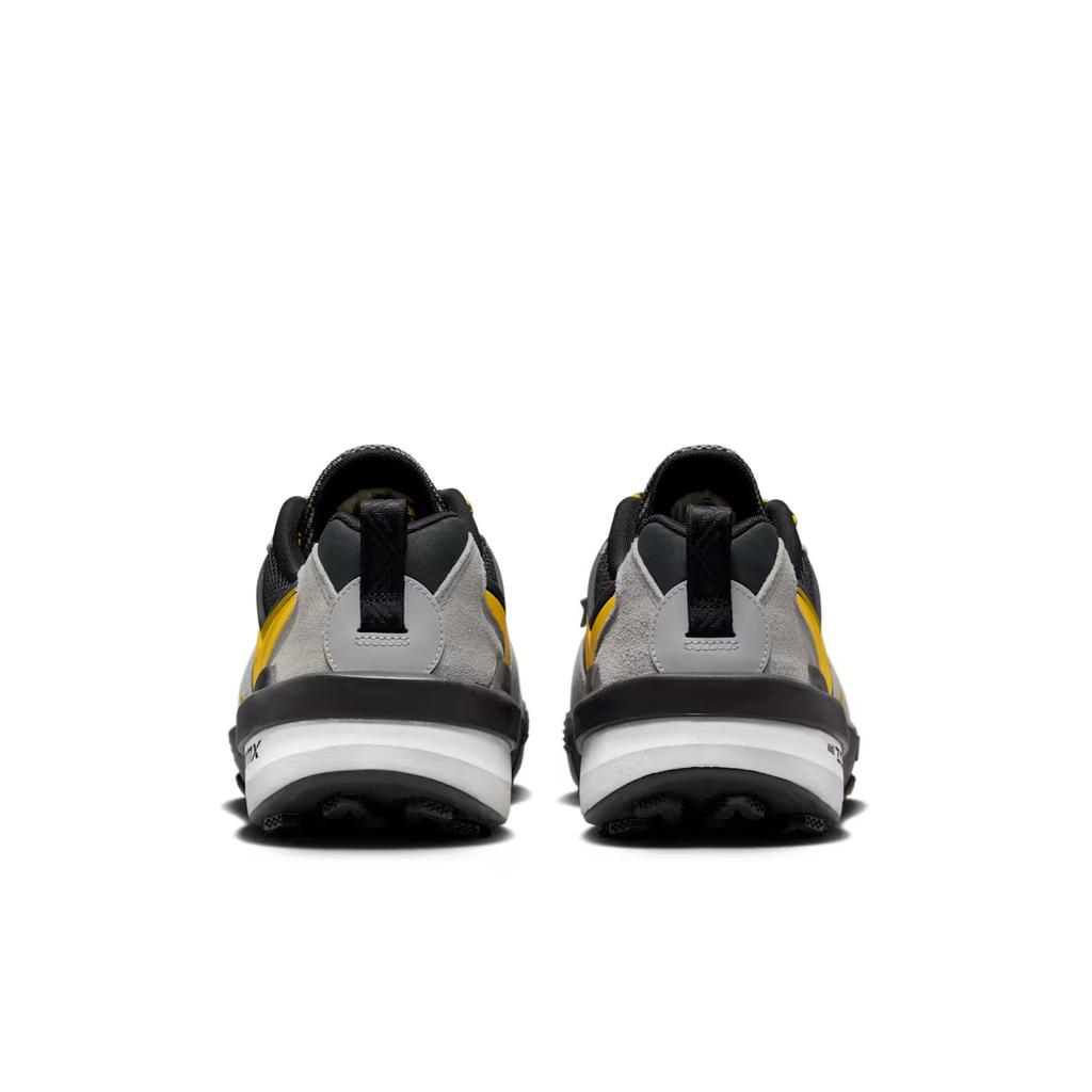 HQ8618-002 sacai Nike Zegamadome Matte Silver (Men's)