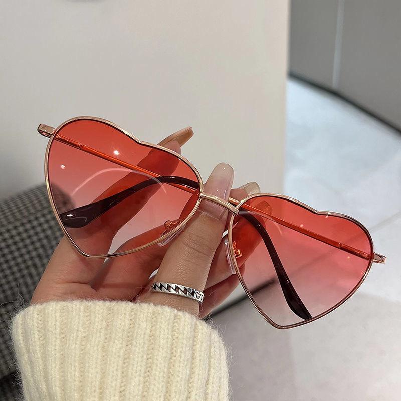Sunglasses Female Love Glasses Photo Street Shot Summer Heart Type Man Too Glasses Retro Girl Cute