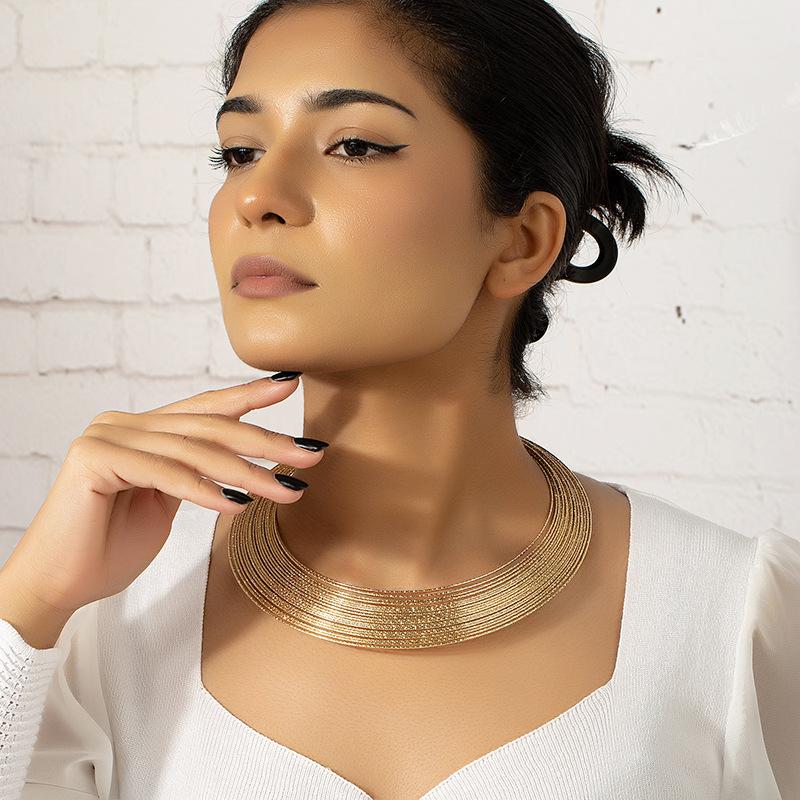 Europäische und Amerikanische Mode Persönlichkeit Gold Mehrschichtige Linie Spule Retro Damen Halsband Vielseitig Strand Resort Stil