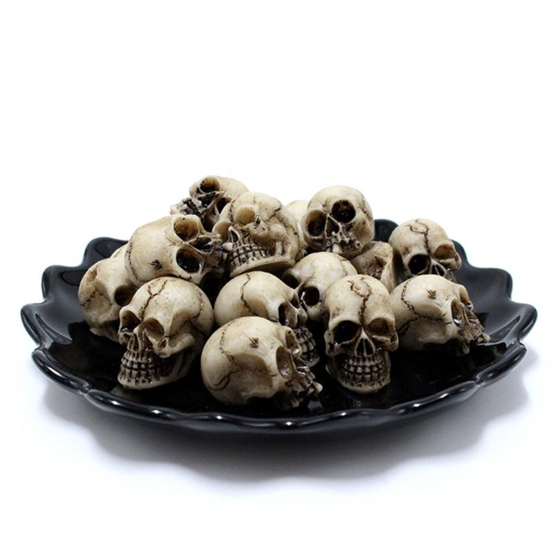 Synthetic Resin Skull Ornaments Halloweens Tabletop Decoration Set with Skeleton Figures