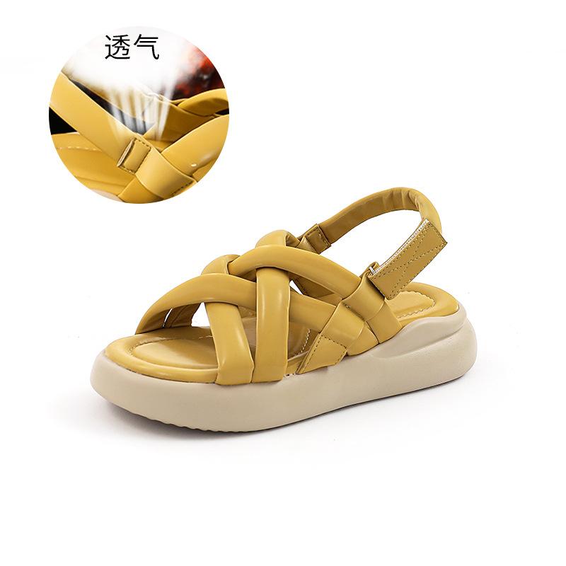 New sandals women's 2025 summer women's flat sandals outer wear sports sandals women's Velcro Xiaoxiangfeng women's shoes