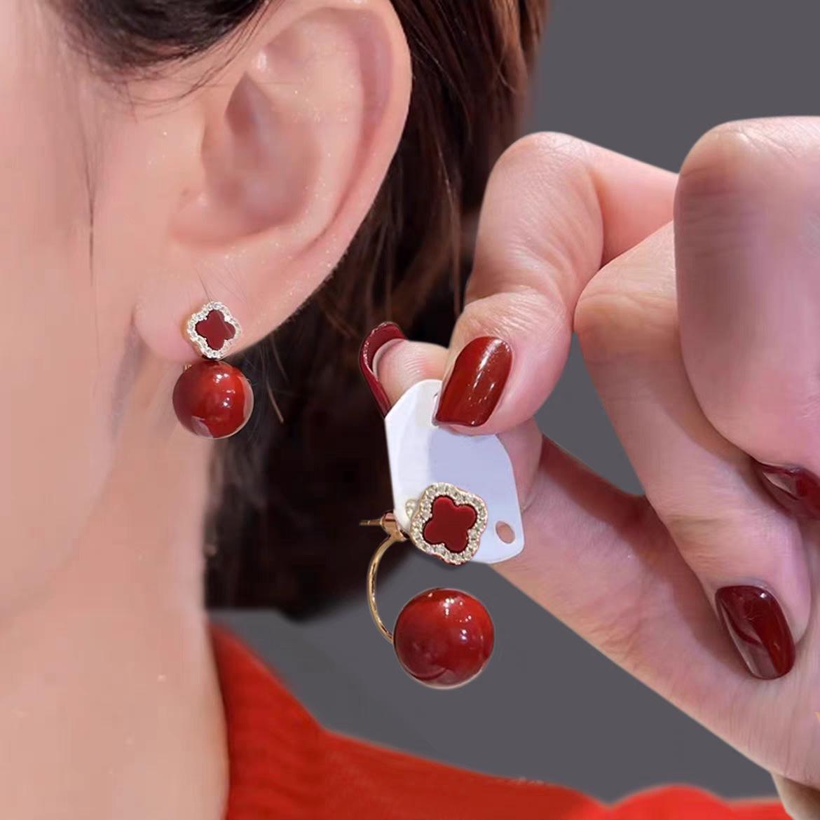 Women s 2024 Four-Leaf Clover Red Stud Earrings - Trendy & Elegant красный