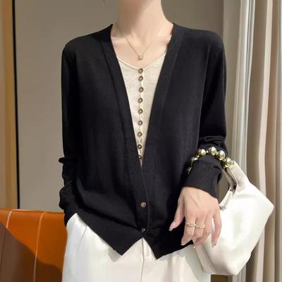 Cardigan Jacket Women's V-neck Outer Autumn and Winter Sweater Women's Korean New Long-sleeved Fake Two-piece Sweater Version