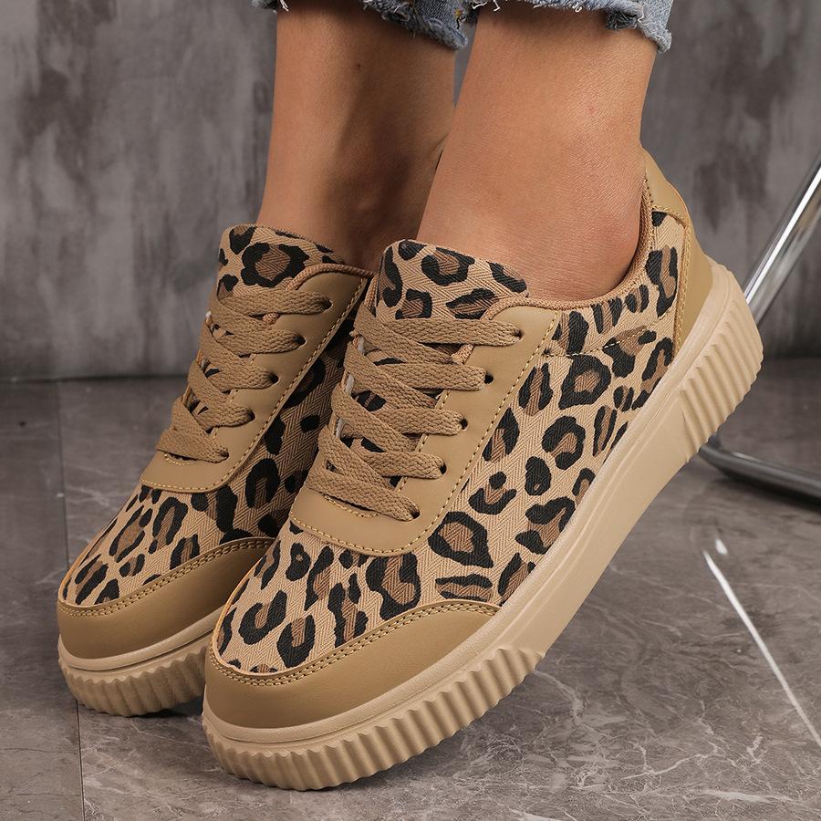 New Leopard Print Designed Retro Fashion Casual Shoes for Women Shallow Mouth Comfortable Versatile Chunky sneakers