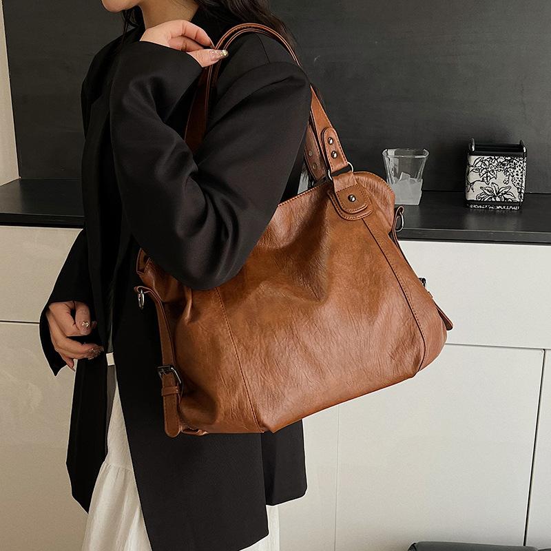 

Retro messenger bag women s large capacity 2025 new spring and summer casual popular shoulder tote bag коричневый
