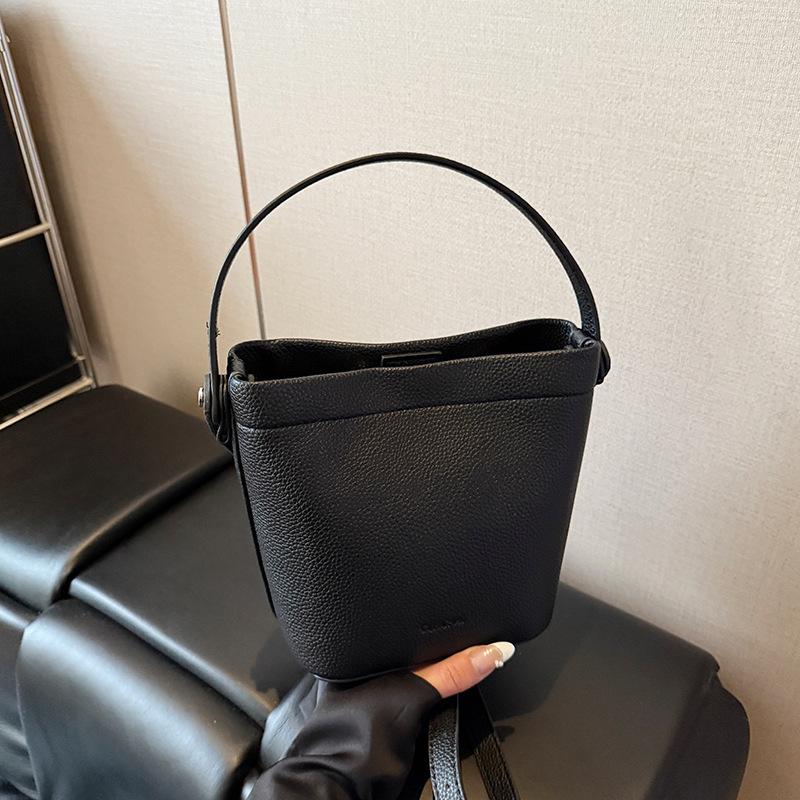 Bøtteveske 2025 sommer ny godterifarget veske allsidig avslappet messenger-veske moteriktig allsidig skulderveske