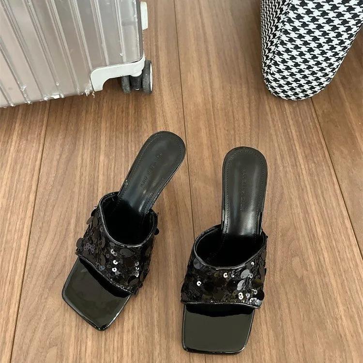 

Модная обувь для женщин 2024 года, модные женские тапочки с мелким каблуком, новые модные тапочки с блестками, высококачественные женские туфли на квадратном каблуке Zapatos 40 чёрный