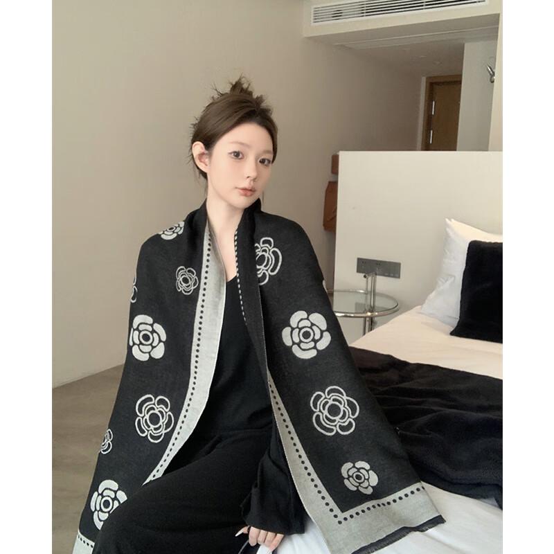 VICTORIA&VERA Double-Sided Camellia Distressed Scarf