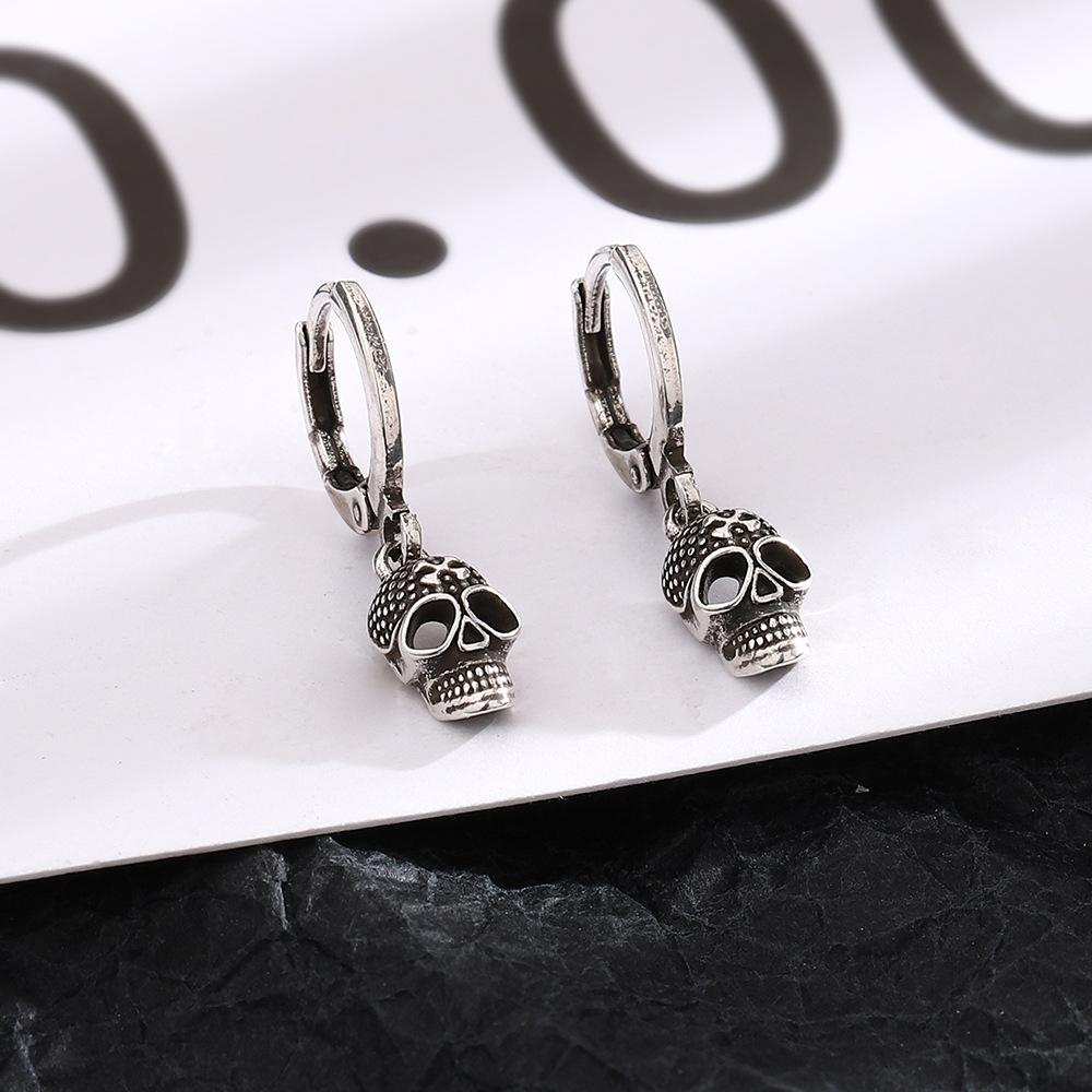 Skull Skull Ear Buckle Dark Girl Style Personality Hip Hop Neutral Style Ruffian Handsome Advanced Sense Retro Ghost Head Earrings Men