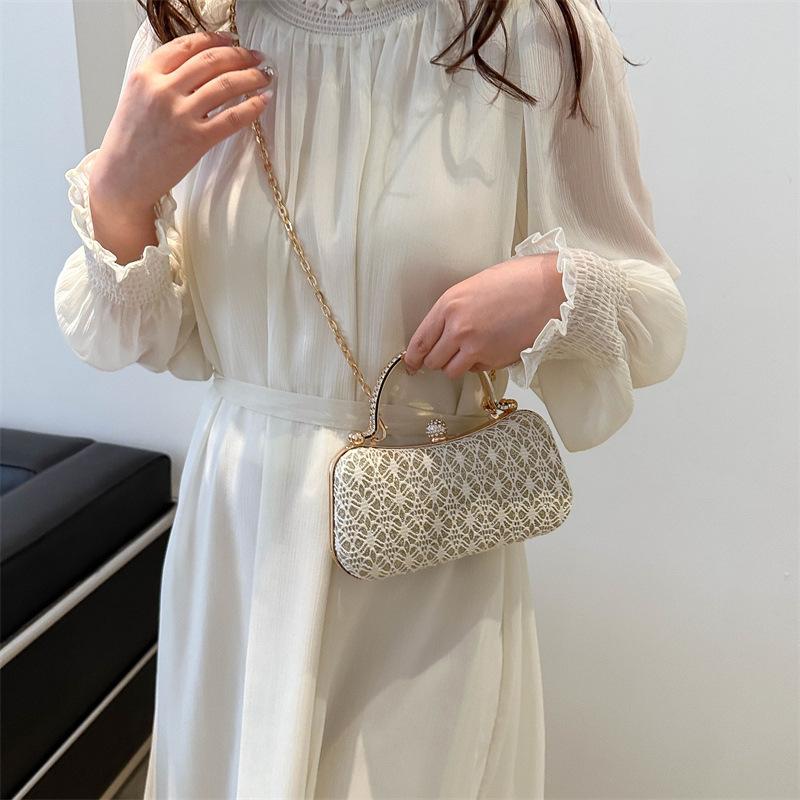 2025 New Exquisite Women's Bag Lock Buckle Shoulder Chain Crossbody Bag Women's Banquet Bag One-Shoulder Crossbody Small Square Bag