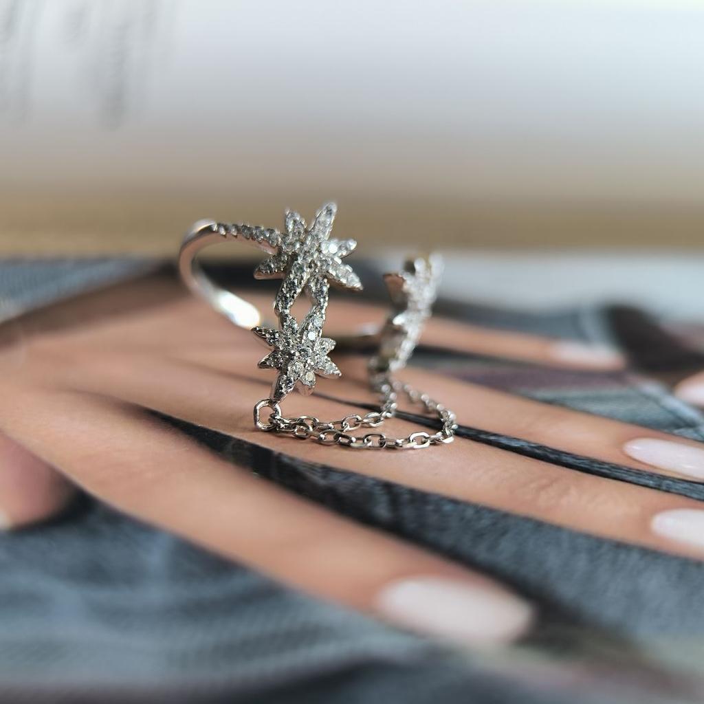Silver Ring with Cubic Zirconia, Product Weight 2.58 G (2190660)