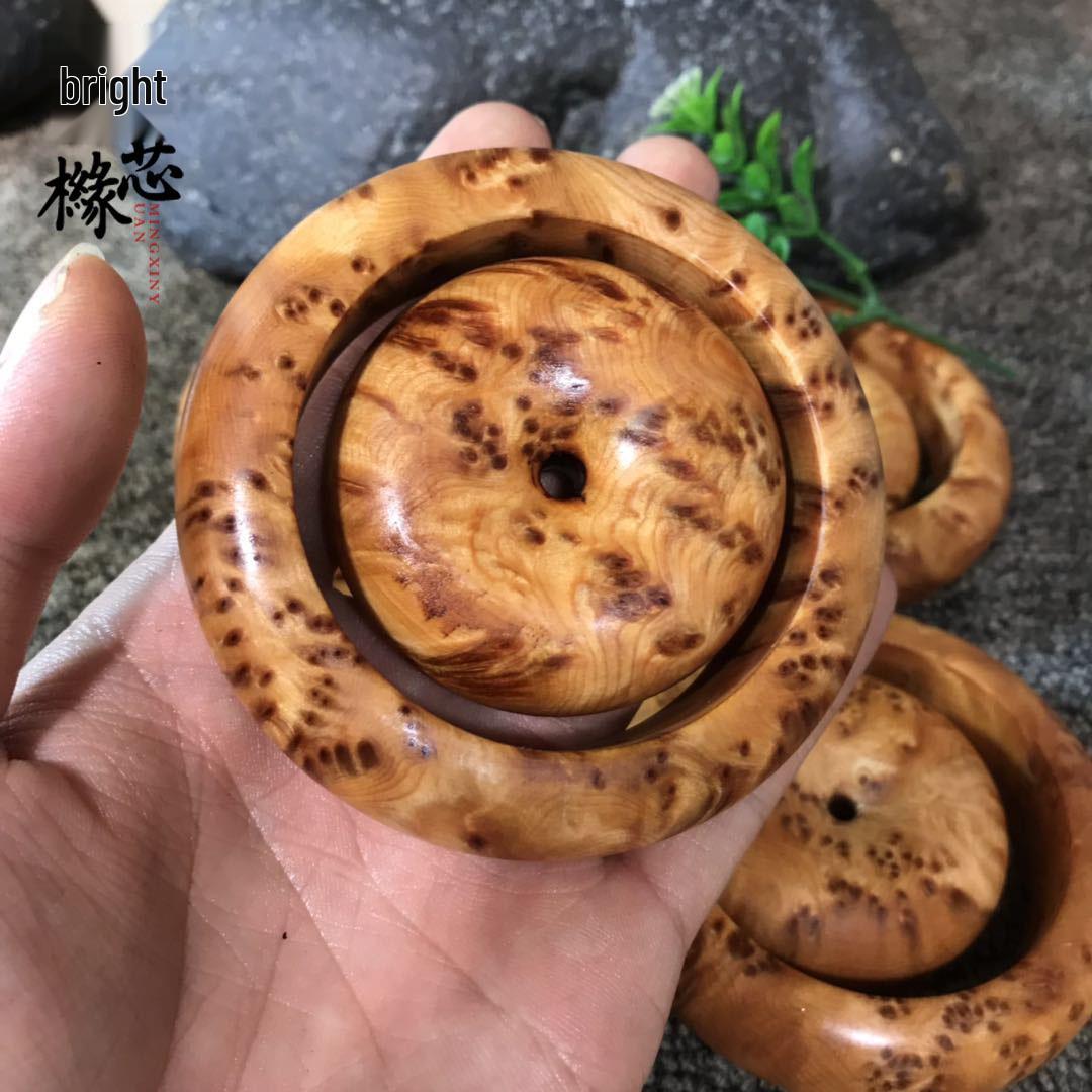 

Liangshan Cliff Cypress Consort Bracelet, High Oil Golden Base with Bird s Eye Burl Craftsmanship