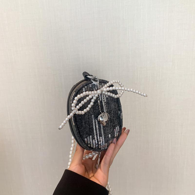 

Сумка из жемчужного денима, стильная, расшитая пайетками. чёрный