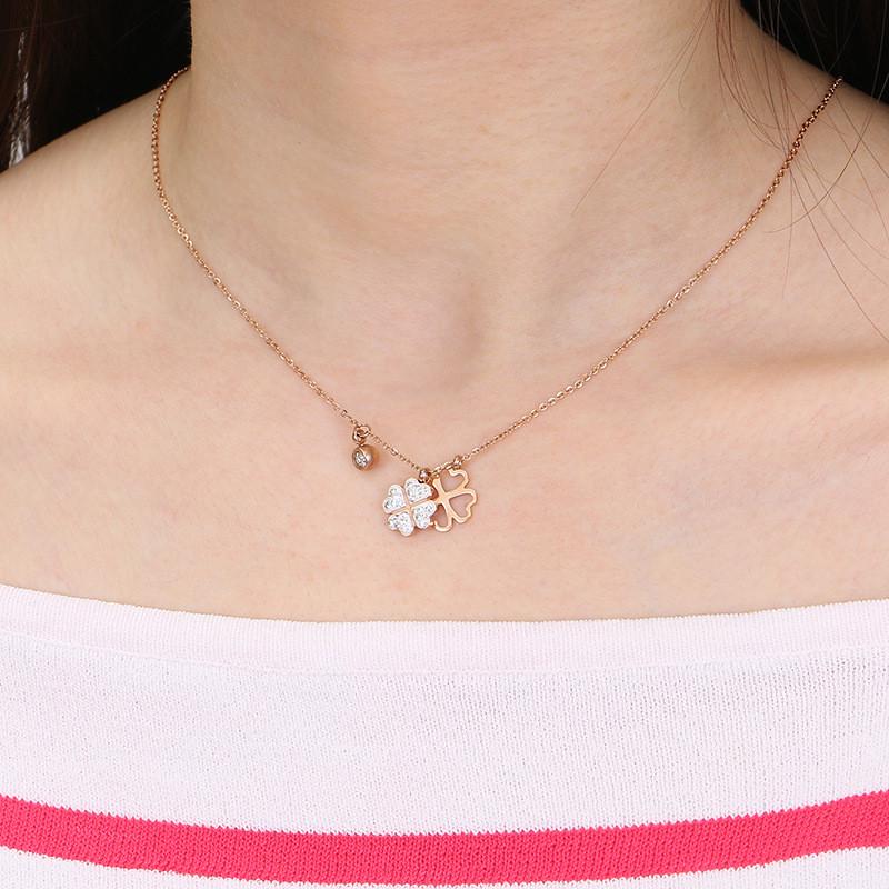 Titanium Steel Hollow-out Rhinestone Love Heart Clover Necklace Environmental Protection Do Not Fade