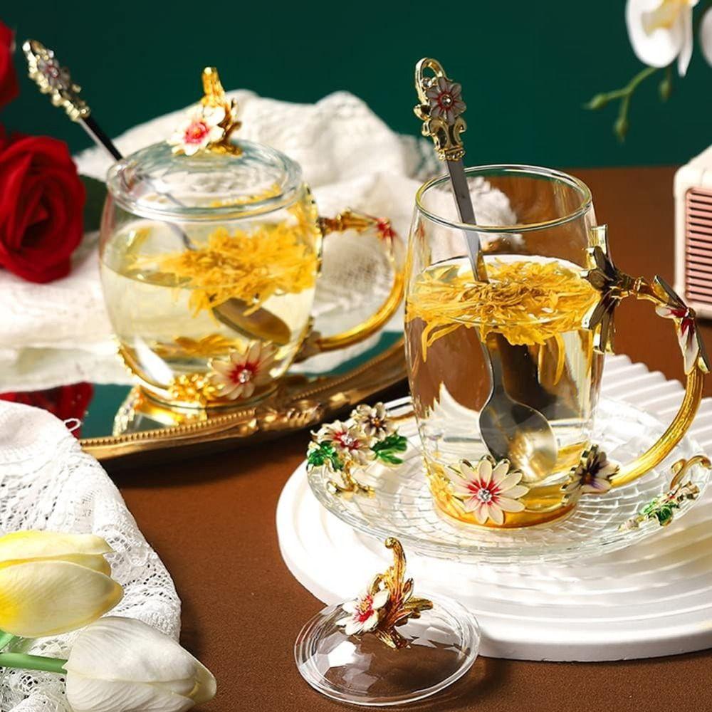 Vintage skleněné hrnky na kávu Elegantní průhledný skleněný šálek na čaj Bezolovnatý šálek na čaj Sada talířků Dámské
