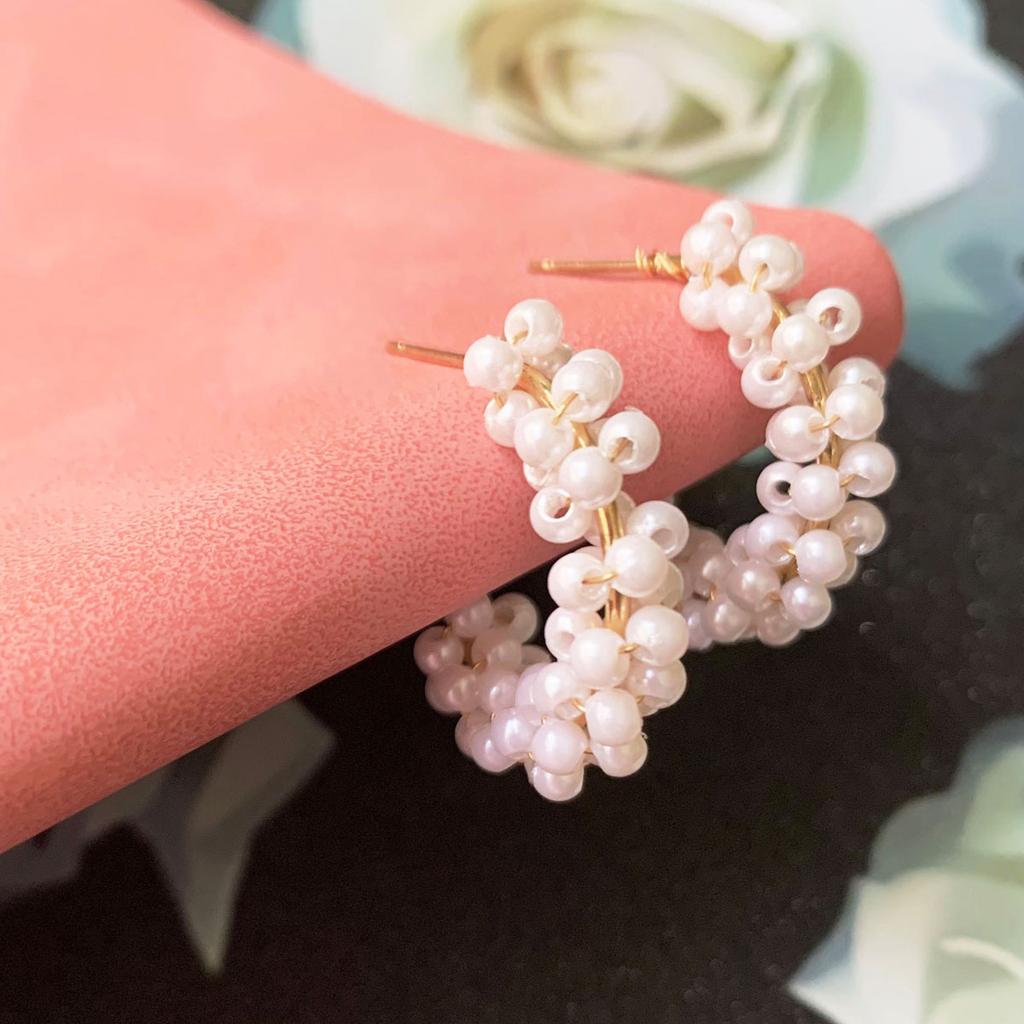 C-type bright pearl earrings cold wind high sense light luxury stud earrings temperament design sense personality niche earrings women