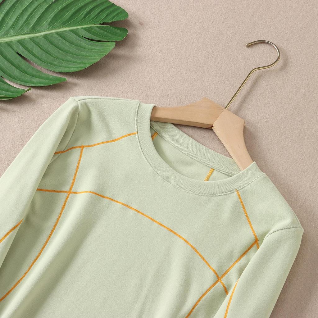 Women's Slim-Fit Color-Block Sports Long-Sleeve T-Shirt: Vibrant Colors, Contrast Stitching, Round Neck, Outdoor Style