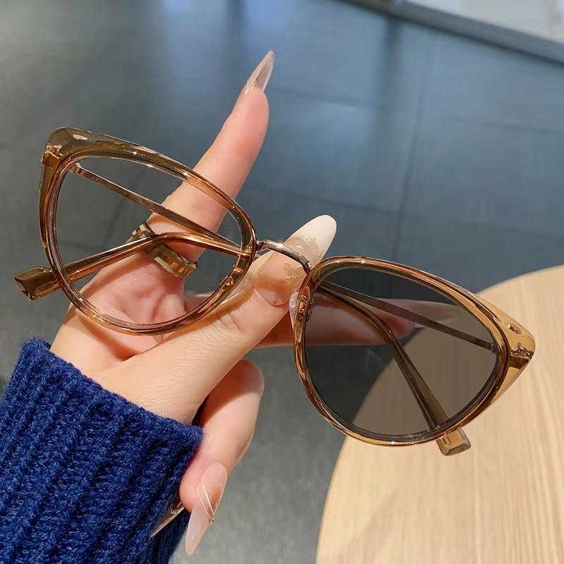 

New Fashionable Color-Changing Anti-Blue Light Cat-Eye Glasses Frame Natural And Slimming Metal Frame 6004-1 коричневый