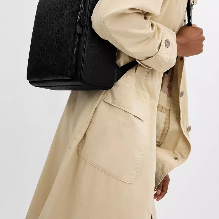 Coach Gotham 29 Módní Minimalistický Batoh s Zapínáním na Zip z Kamínkové Kůže Velký Dámský Batoh Černý CR760-BLK